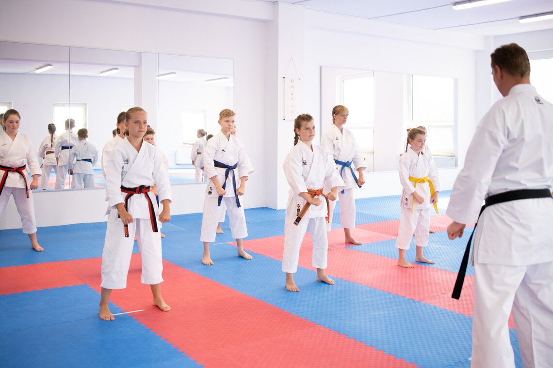 Karateverein in Turnhalle